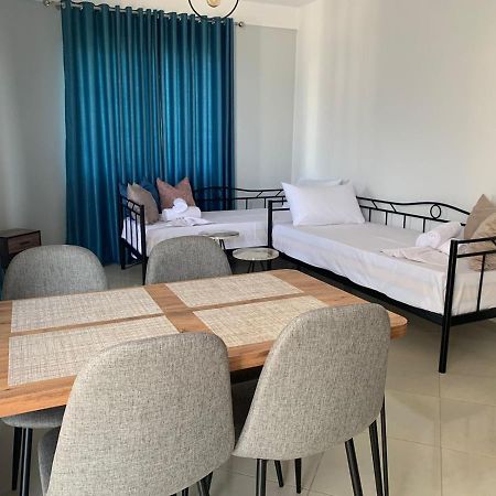 Mediterranean Apartments Himare Esterno foto