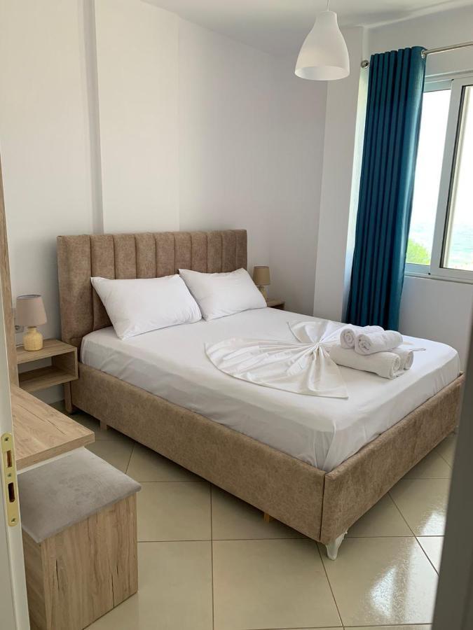 Mediterranean Apartments Himare Esterno foto